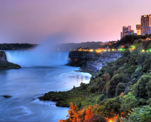 Niagara Falls Homes - Horseshoe Falls At Sunset